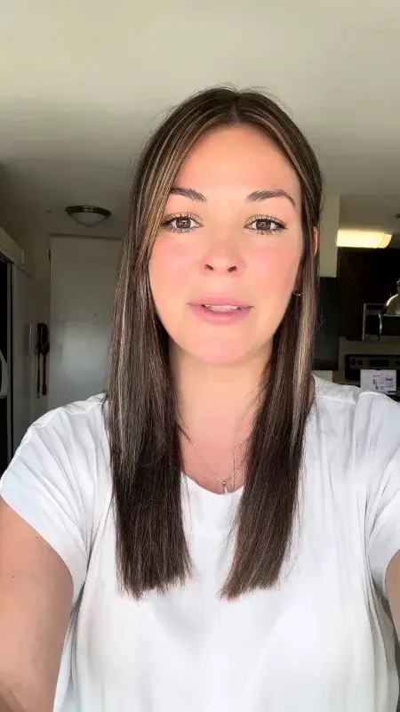 Kelsi Kruszewski, Marketing Manager at Casper Labs at the time of recording, sharing a video testimonial about working with Market Like a CMO.